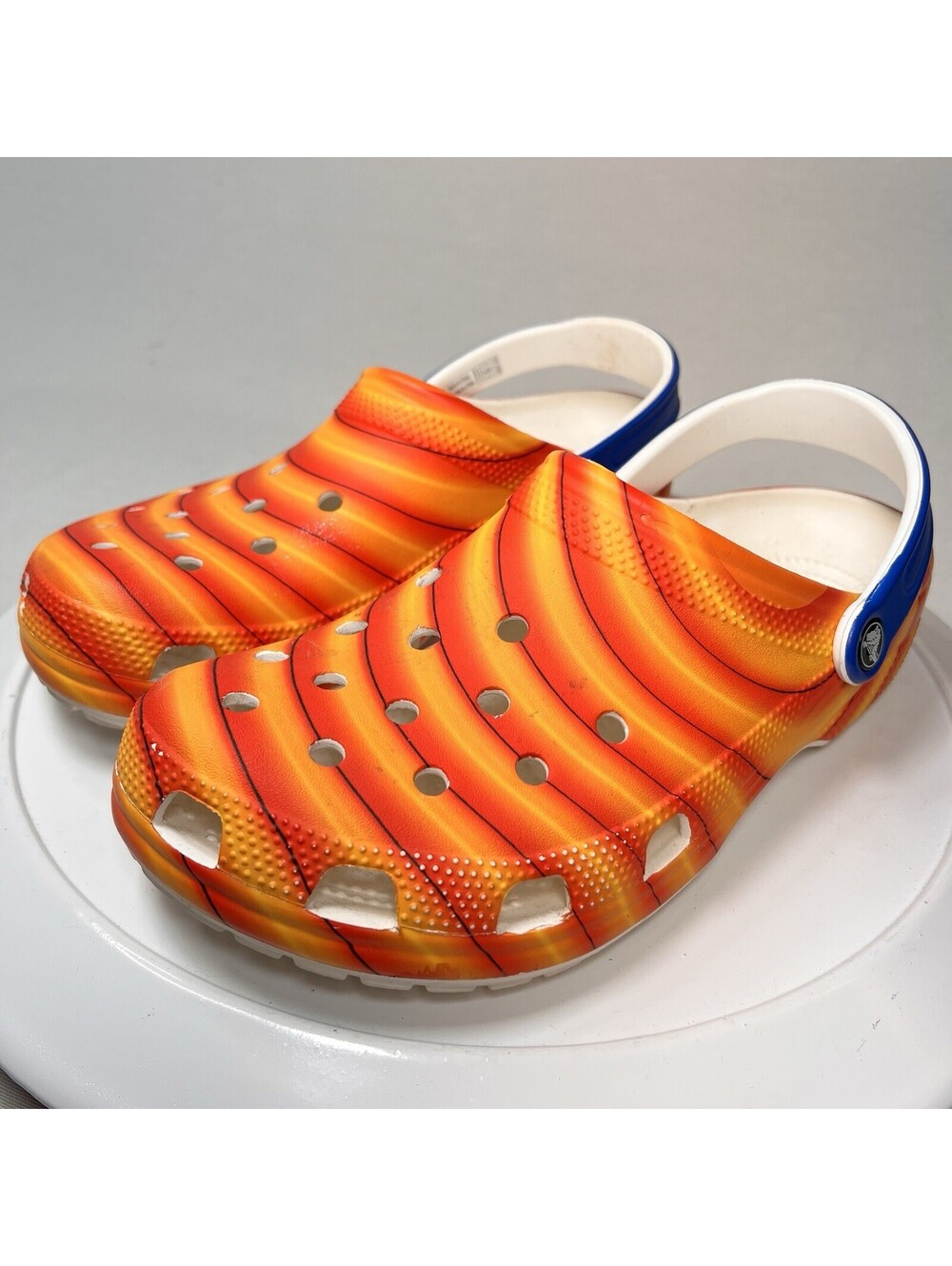CROCS × SKY ZONE Men's Size 10 Women's Size 12 Orange and Blue